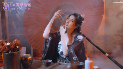 คลิปโป๊จีน นางแบบสาวแอบเล่นเสียวกับตากล้อง