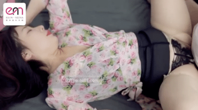 ดูคลิปหลุด xxx สวิงกิ้ง ล่อสาวตัวเล็ก จนเสียวซ่าน